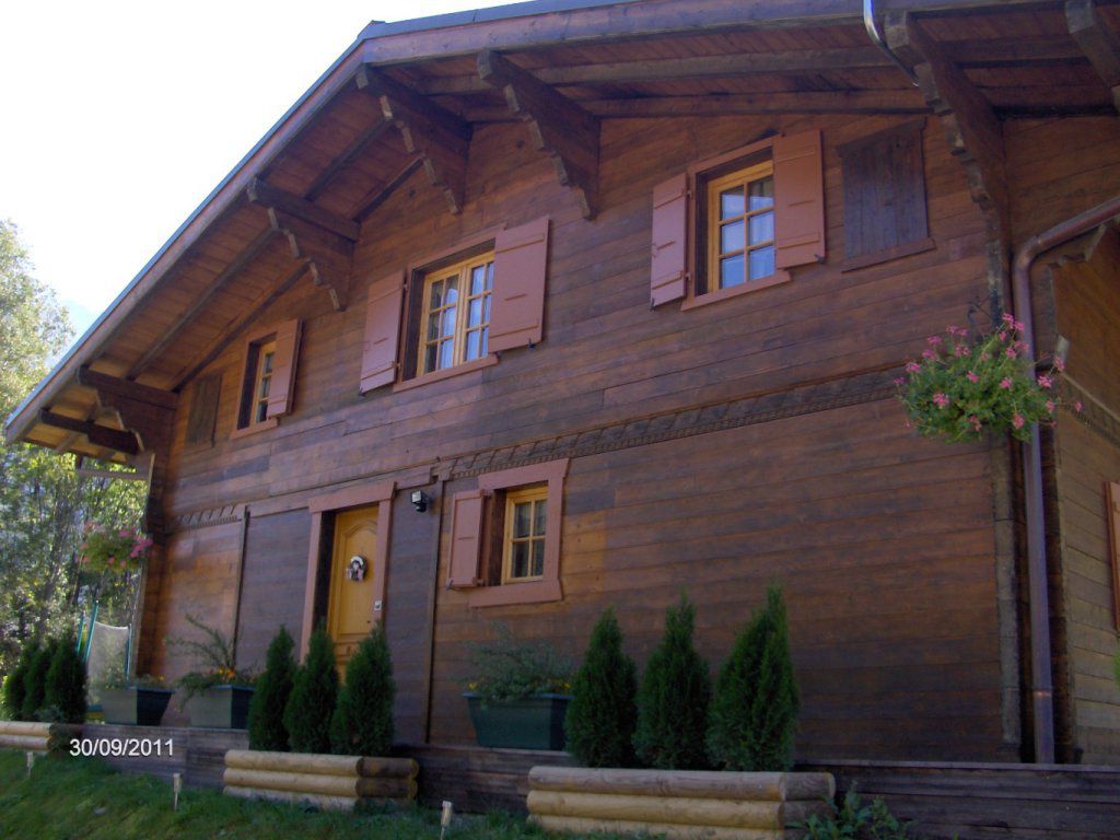 entretien des boiserie de tout type
ici réfaction complète de chalet